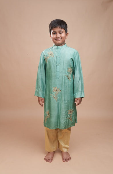 Hara Gul Charm Kurta Set