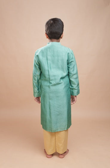 Hara Gul Charm Kurta Set